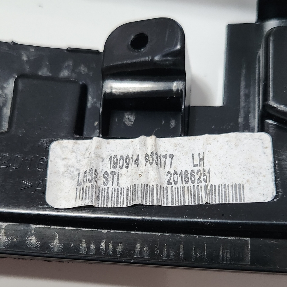 Land Rover Range Rover Sport Side Mirror OEM LED Indicators - L/R - Picture 8 of 10